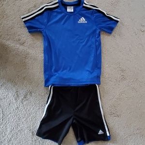Adidas Little Boys Soccer set Size 6